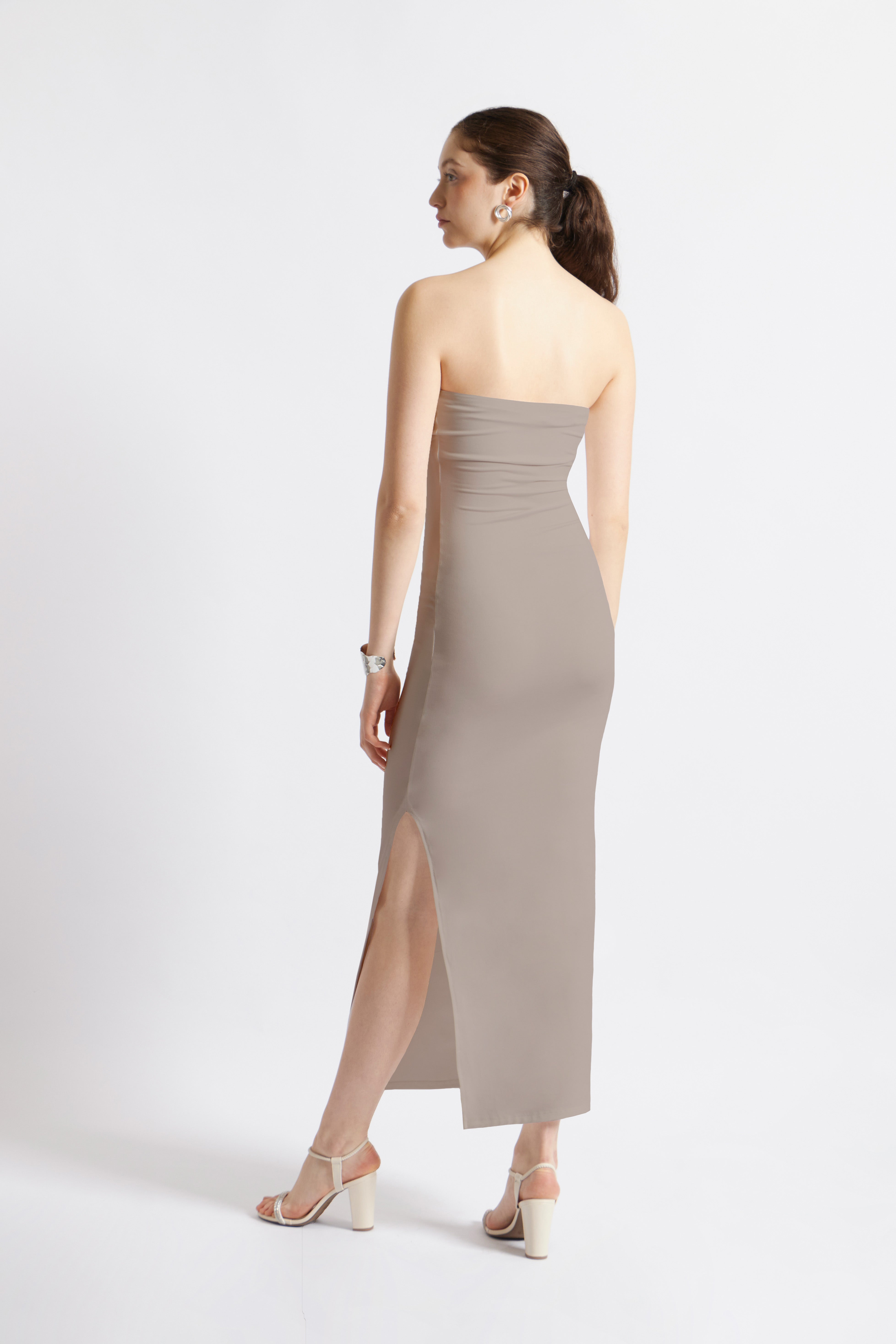 Vestido Recto Strapless - Topo