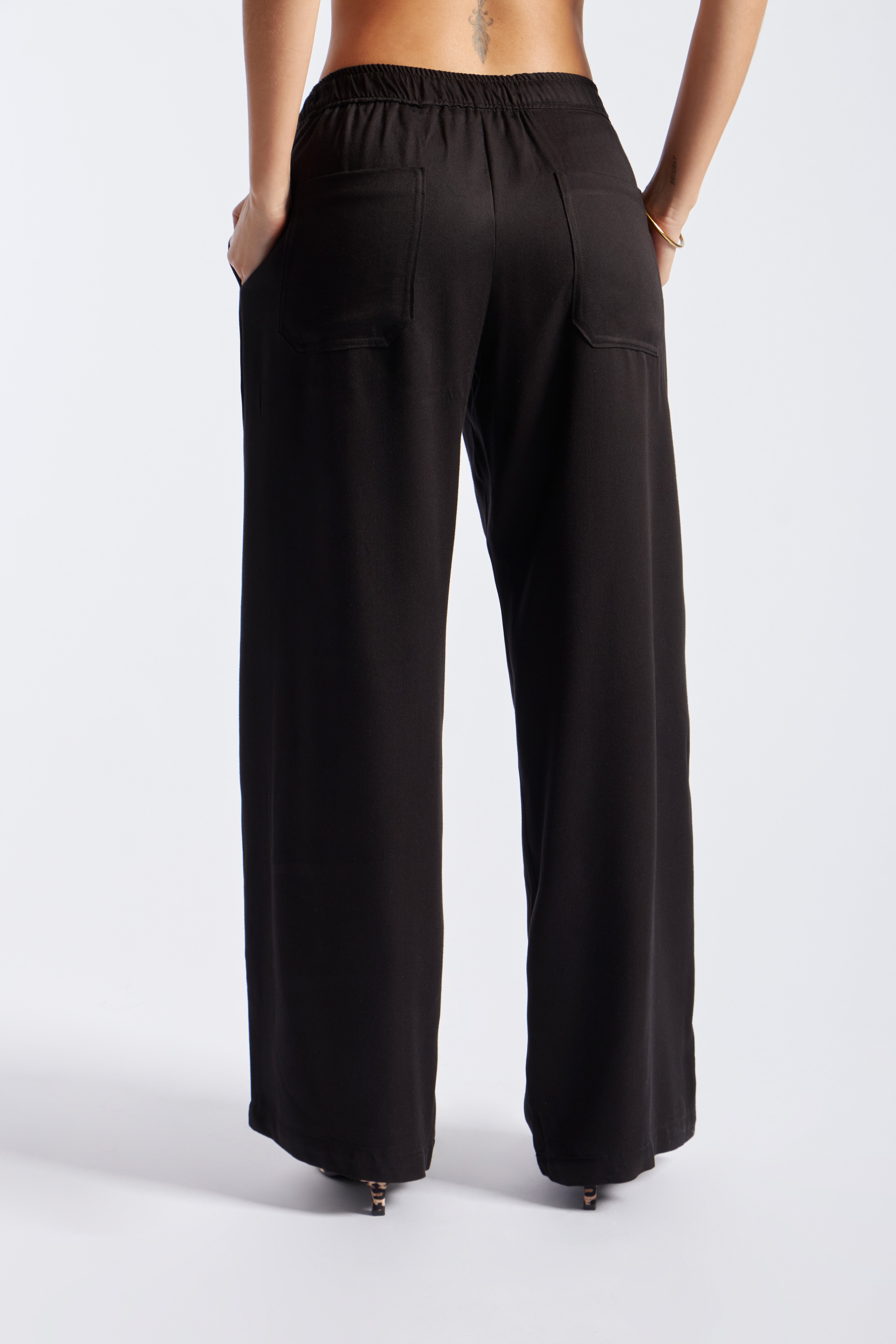 Pantalón Recto Básico - Negro