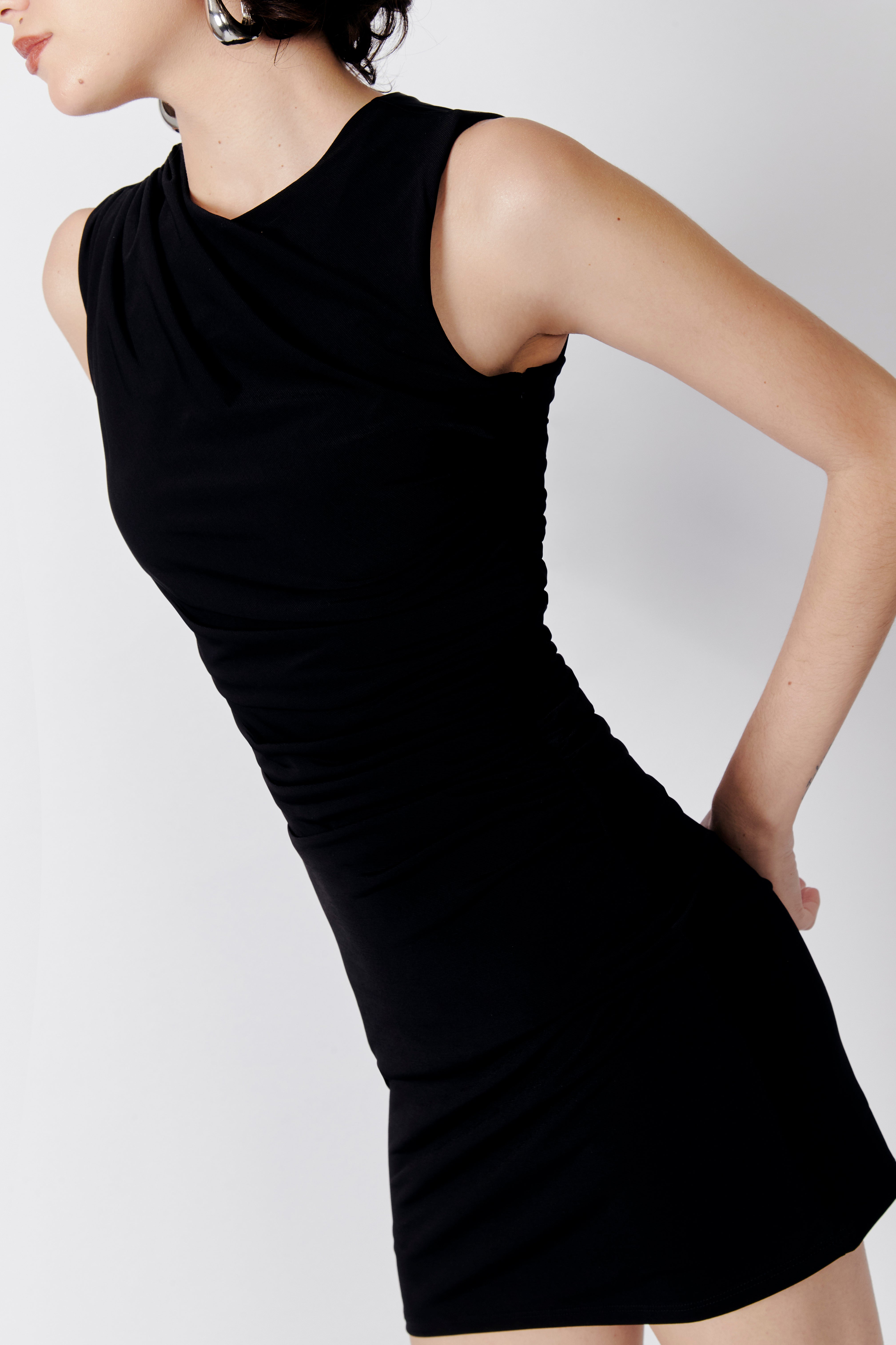 Vestido Corto Drapeado - Negro